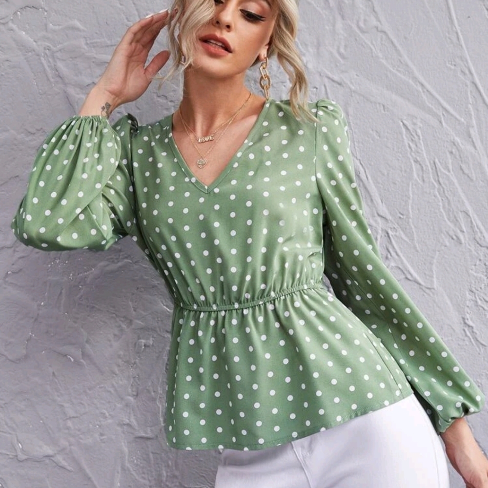 Polka dot puff sleeve ruched trim